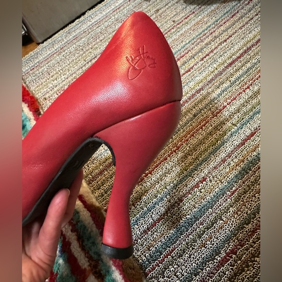 Fluevog NWOB Attentions Paris red/rose leather platform pump - 8.5 - Picture 8 of 15
